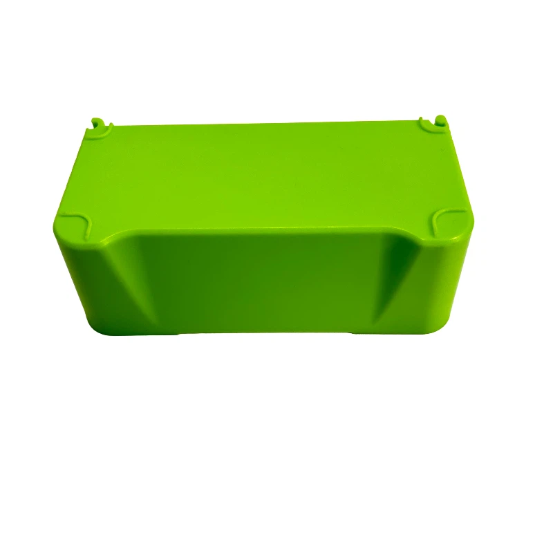 Plastic Extrusion VS Injection Molding